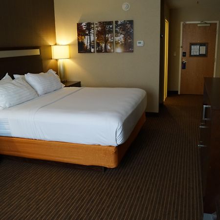 Holiday Inn Express Hotel & Suites Watertown - Thousand Islands By Ihg Kültér fotó