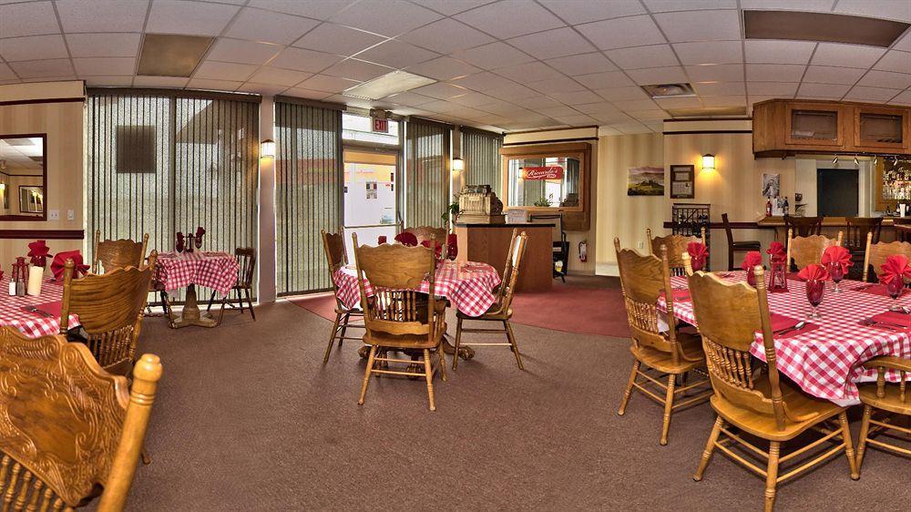 Holiday Inn Express Hotel & Suites Watertown - Thousand Islands By Ihg Kültér fotó
