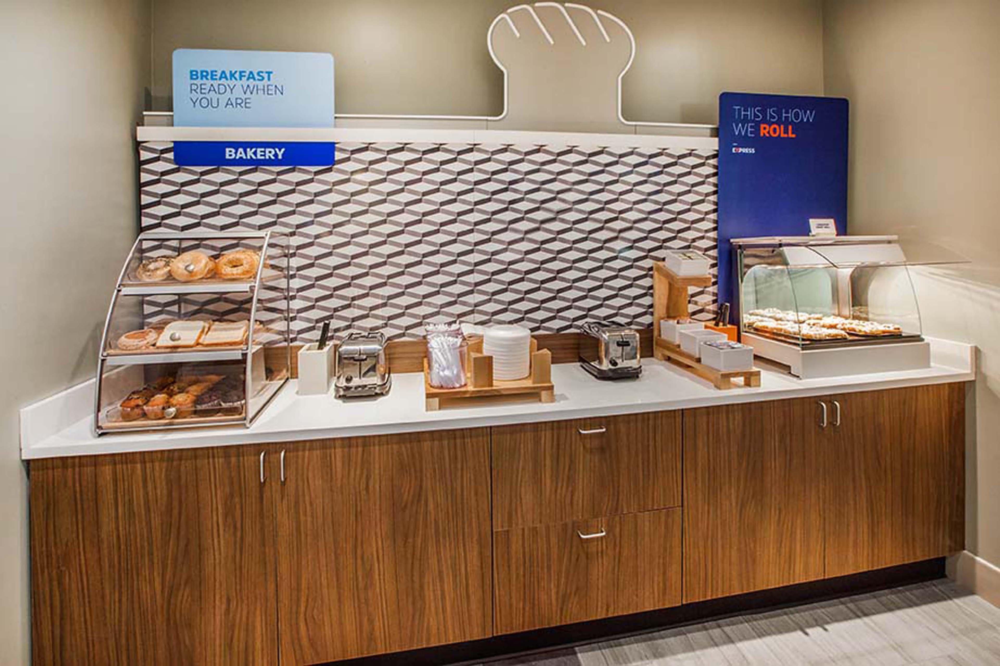 Holiday Inn Express Hotel & Suites Watertown - Thousand Islands By Ihg Kültér fotó