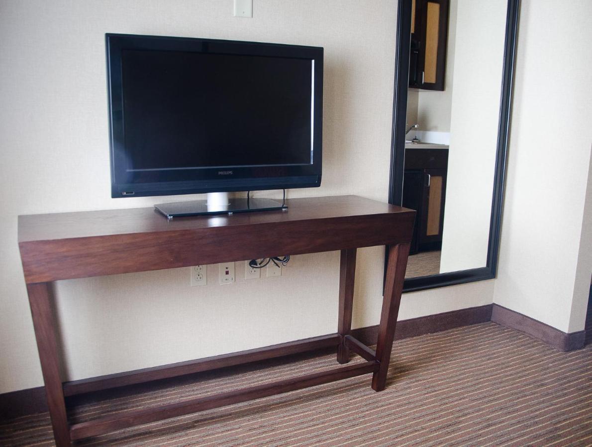 Holiday Inn Express Hotel & Suites Watertown - Thousand Islands By Ihg Kültér fotó
