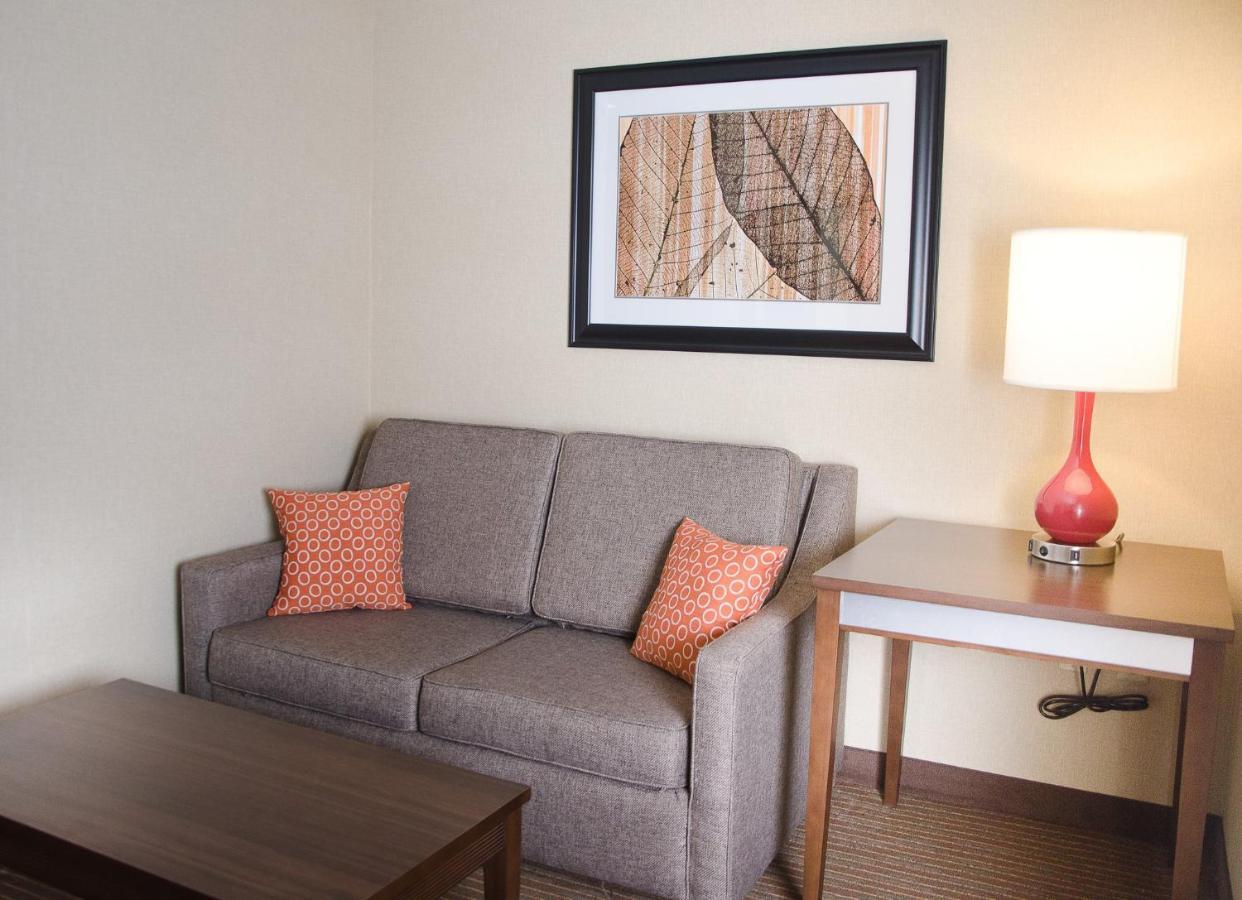 Holiday Inn Express Hotel & Suites Watertown - Thousand Islands By Ihg Kültér fotó
