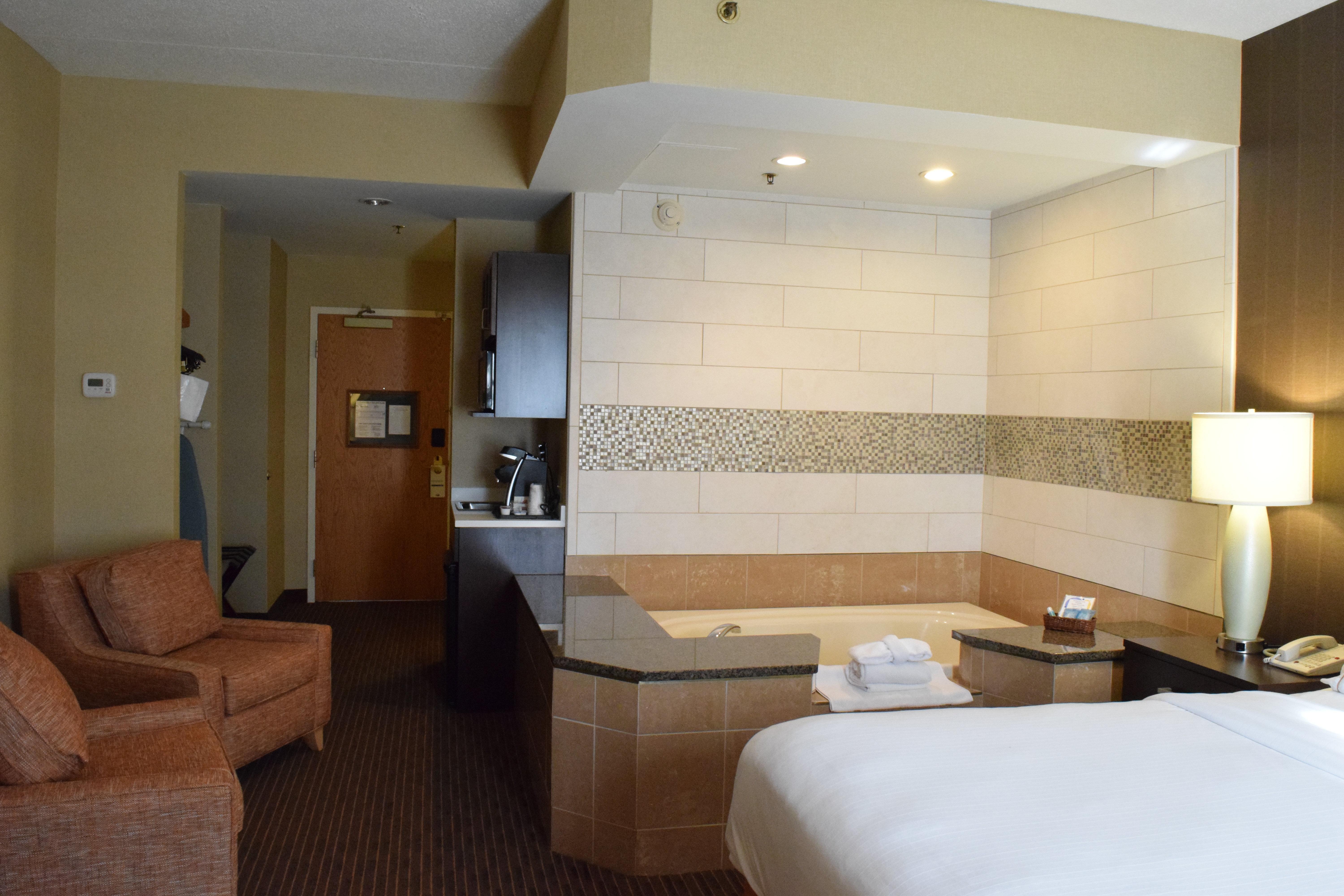 Holiday Inn Express Hotel & Suites Watertown - Thousand Islands By Ihg Kültér fotó