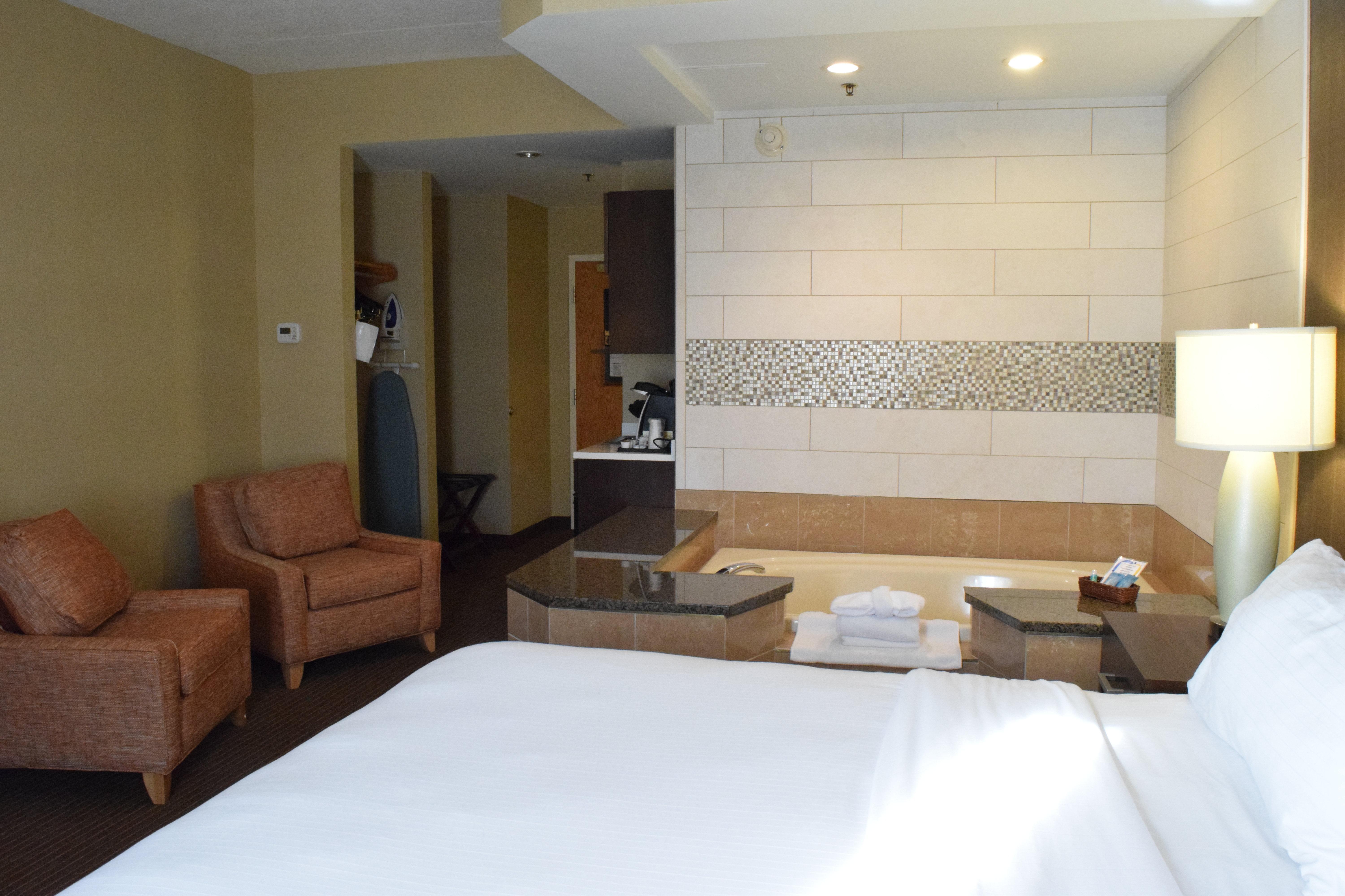 Holiday Inn Express Hotel & Suites Watertown - Thousand Islands By Ihg Kültér fotó