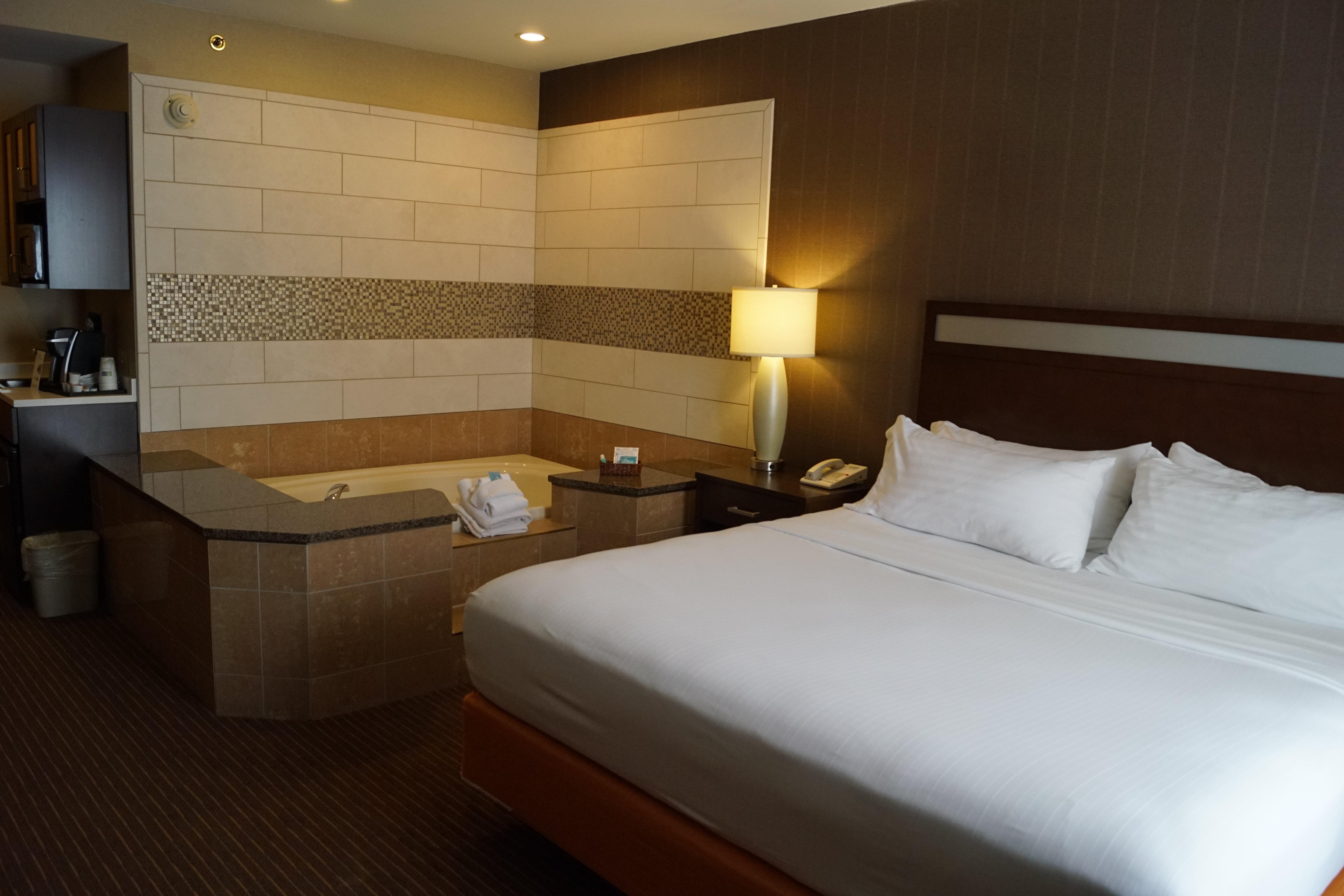 Holiday Inn Express Hotel & Suites Watertown - Thousand Islands By Ihg Kültér fotó