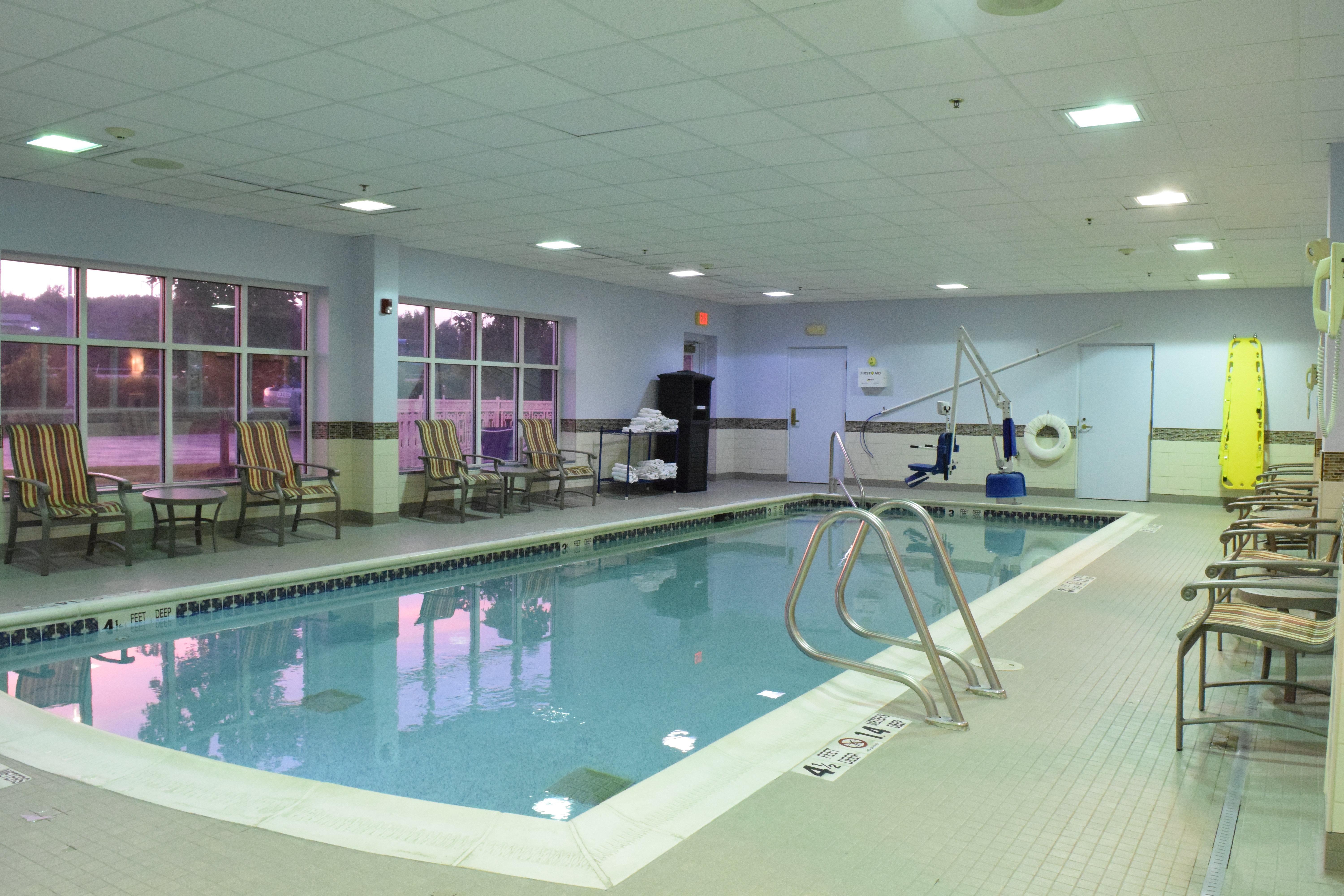 Holiday Inn Express Hotel & Suites Watertown - Thousand Islands By Ihg Kültér fotó