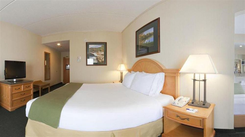 Holiday Inn Express Hotel & Suites Watertown - Thousand Islands, An Ihg Hotel Kültér fotó