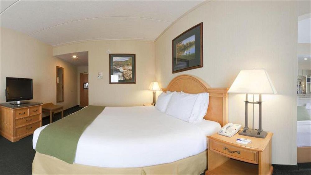 Holiday Inn Express Hotel & Suites Watertown - Thousand Islands By Ihg Kültér fotó