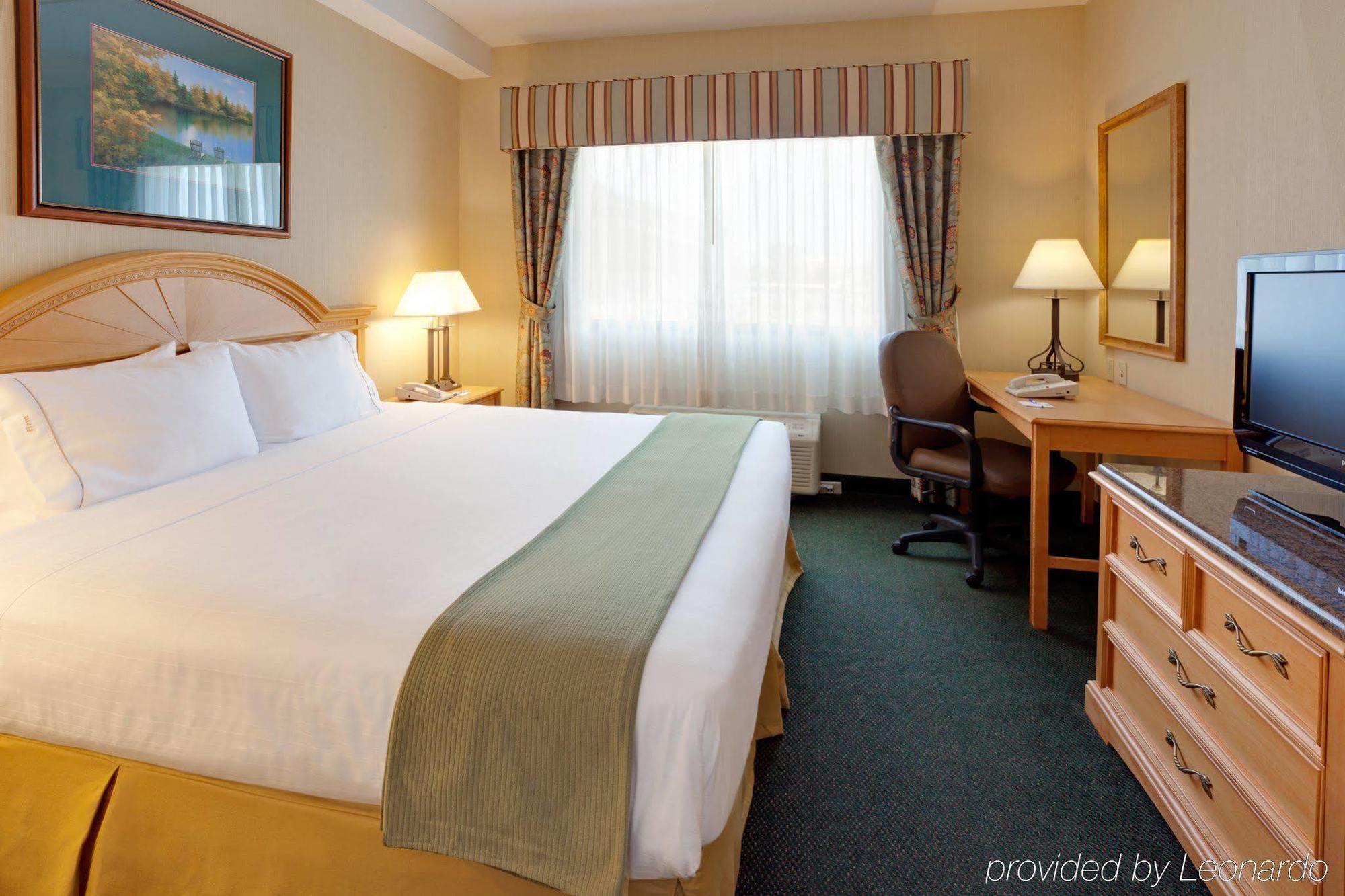 Holiday Inn Express Hotel & Suites Watertown - Thousand Islands By Ihg Szoba fotó