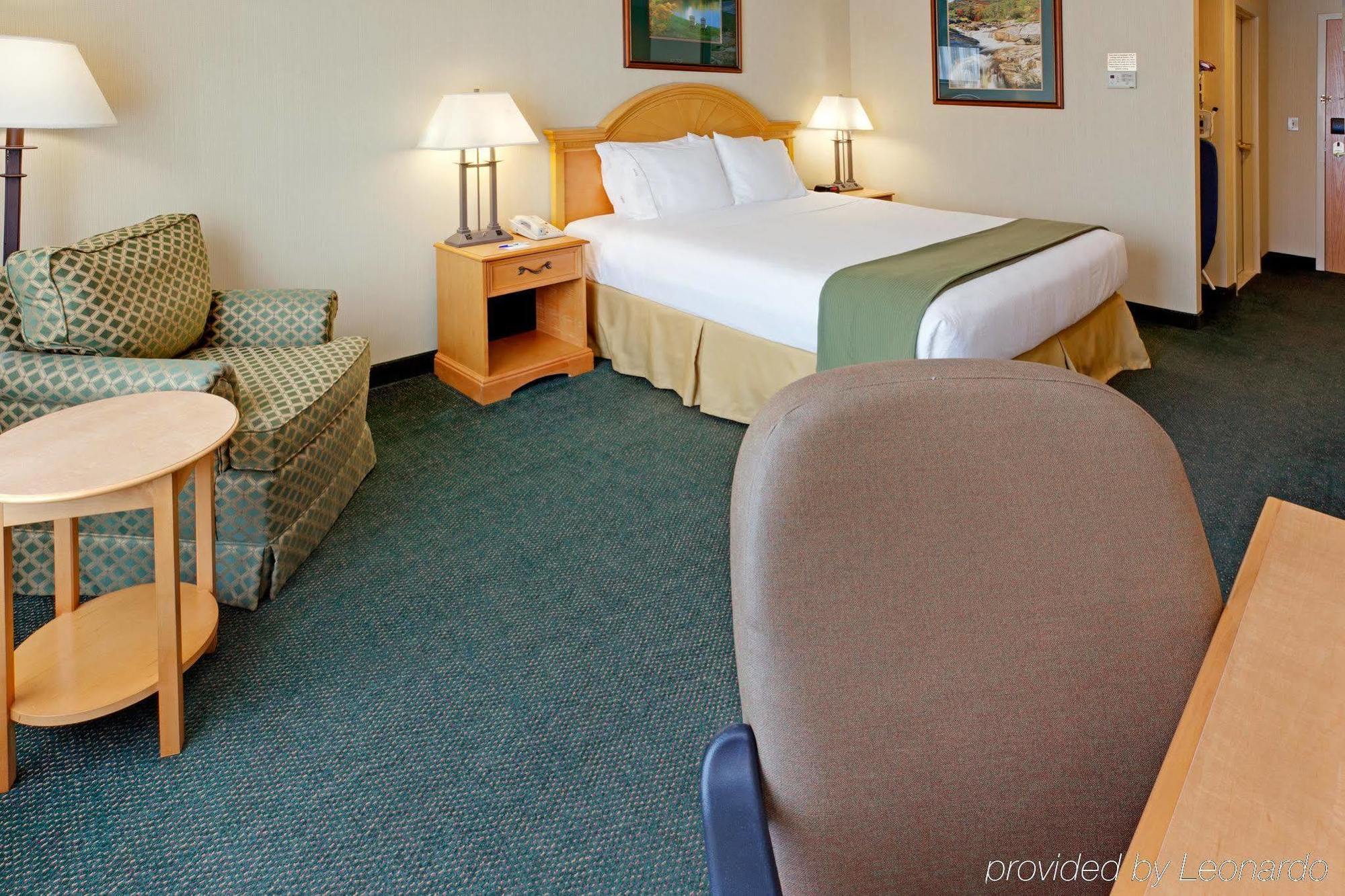 Holiday Inn Express Hotel & Suites Watertown - Thousand Islands By Ihg Szoba fotó