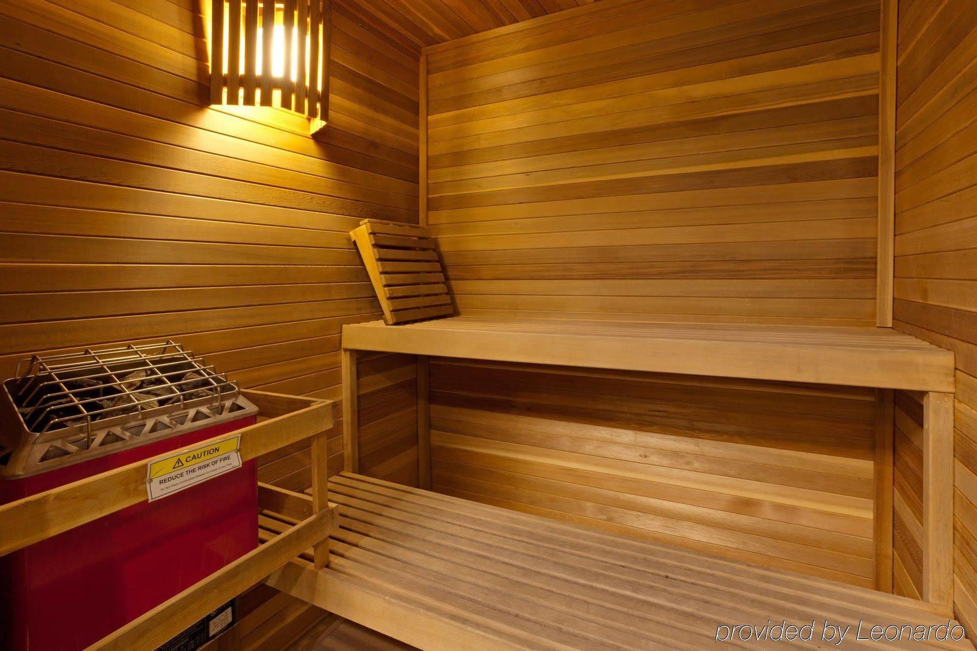 Holiday Inn Express Hotel & Suites Watertown - Thousand Islands By Ihg Kültér fotó