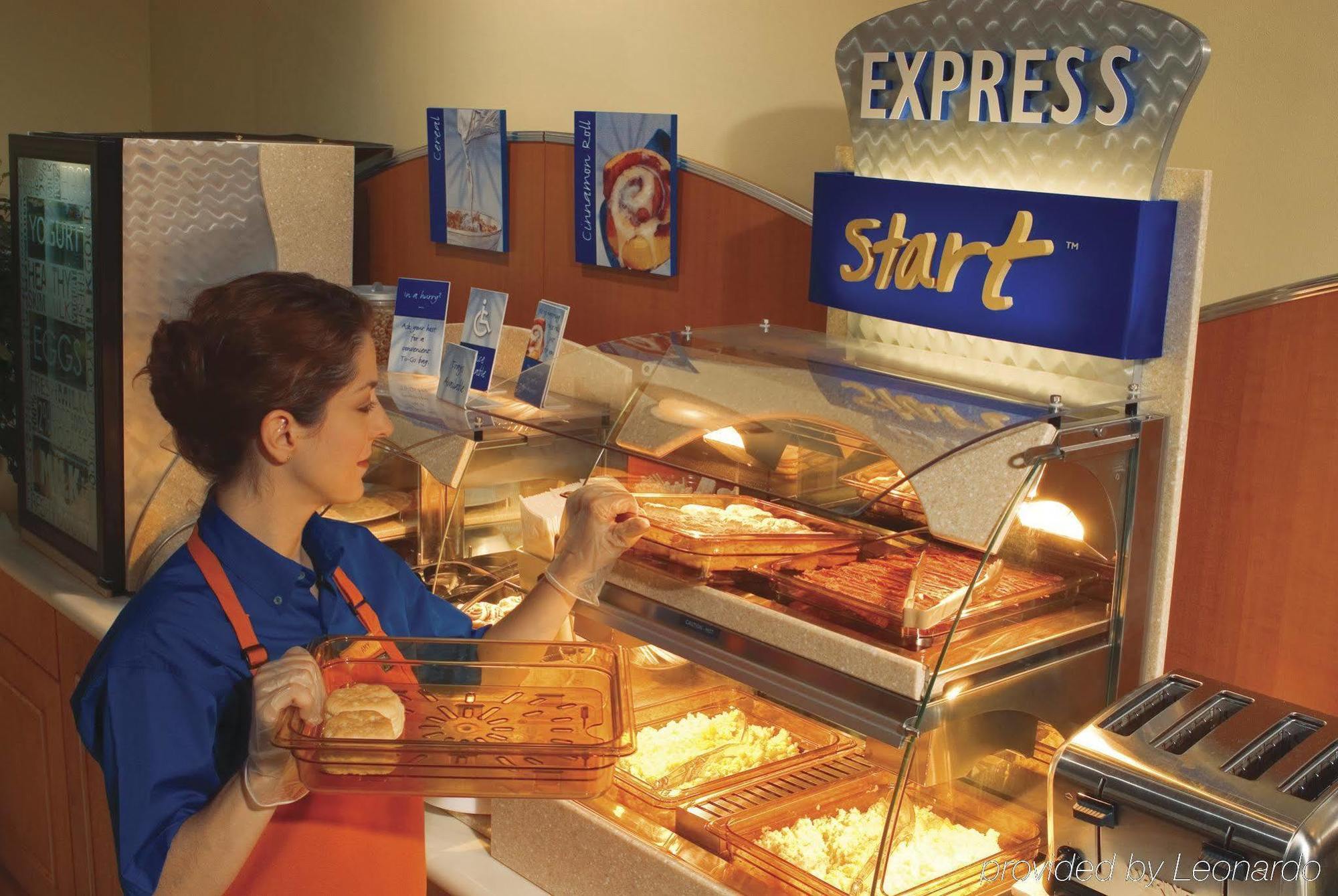 Holiday Inn Express Hotel & Suites Watertown - Thousand Islands By Ihg Kültér fotó