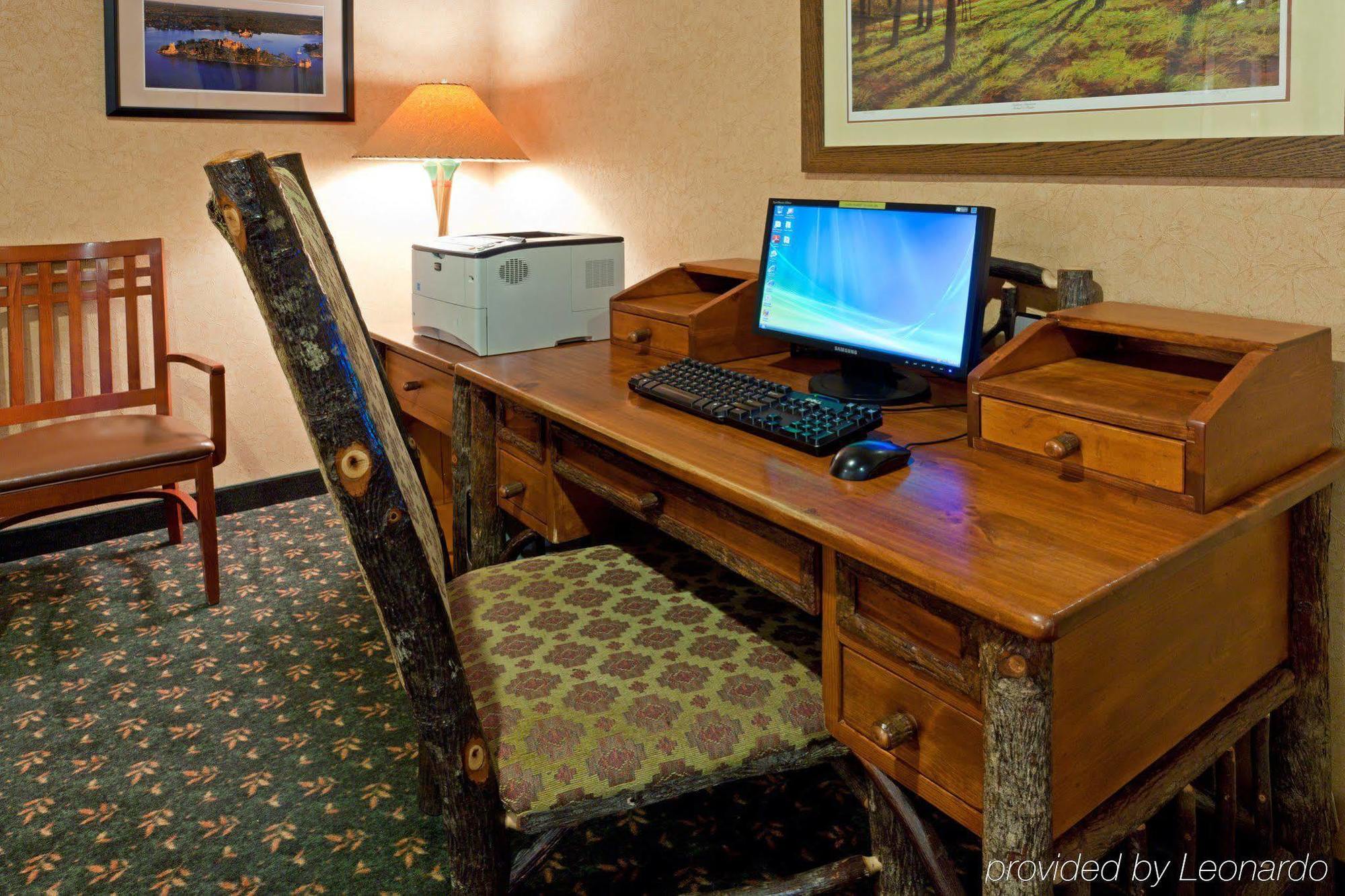 Holiday Inn Express Hotel & Suites Watertown - Thousand Islands By Ihg Kültér fotó