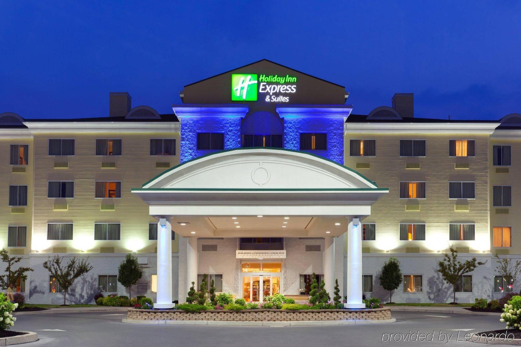 Holiday Inn Express Hotel & Suites Watertown - Thousand Islands By Ihg Kültér fotó